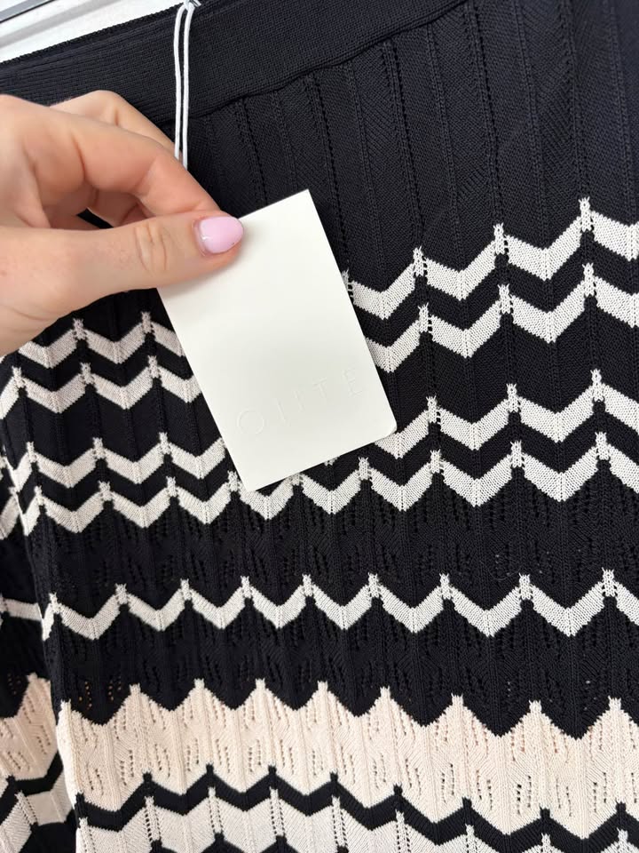 Onte Wrap Skirt - size small BNWT