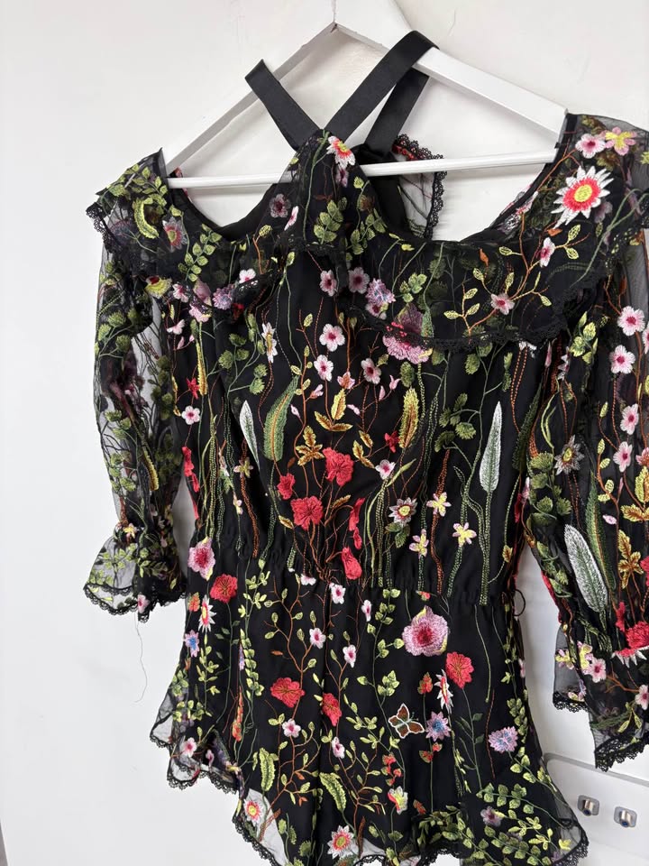 Alexis Floral Playsuit - size xs