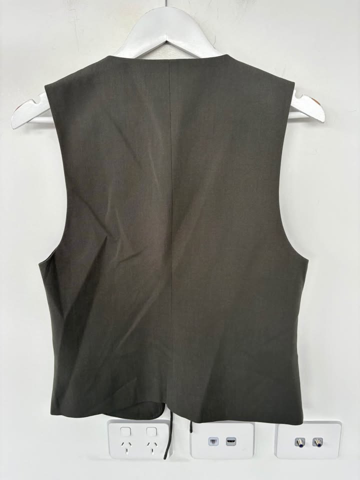 St Agni Vest - size medium BNWT