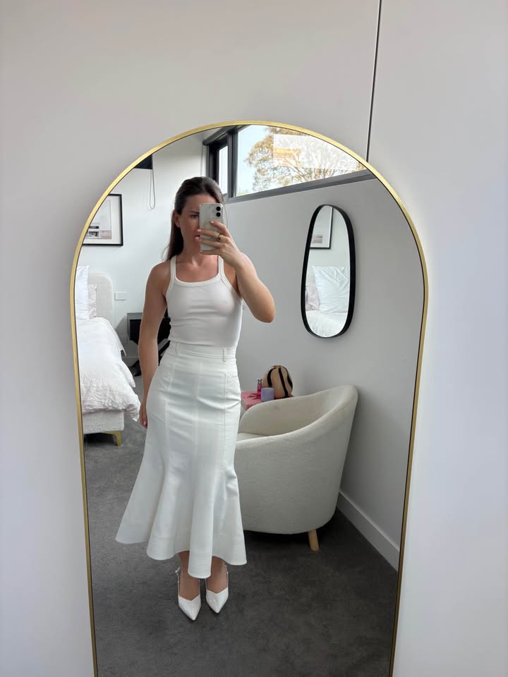 Cmeo Skirt - size small