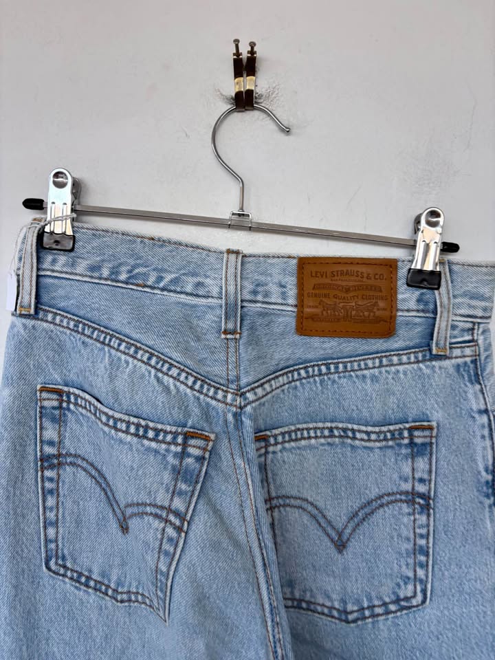 Levi Jeans - size 26