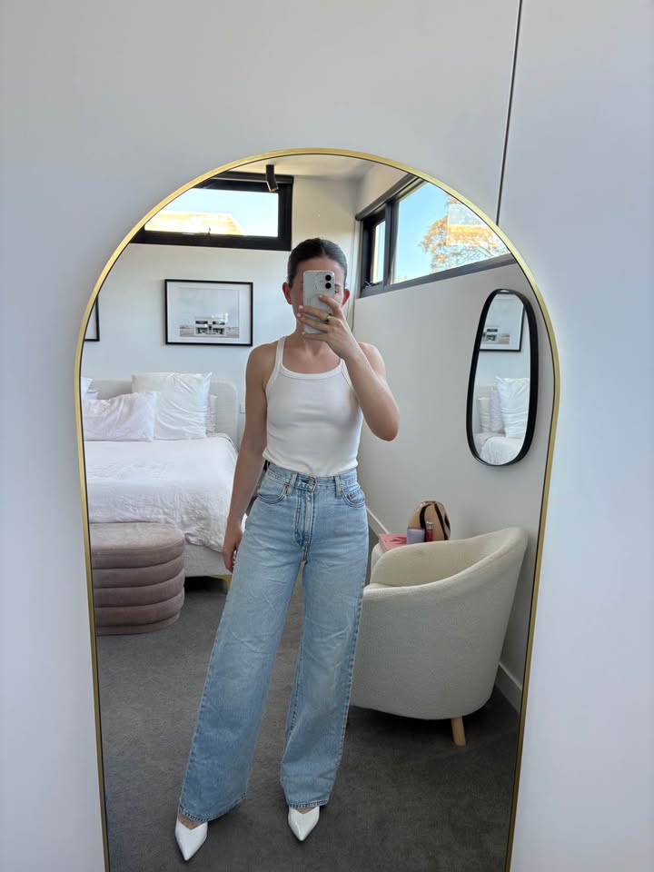 Levi Jeans - size 26