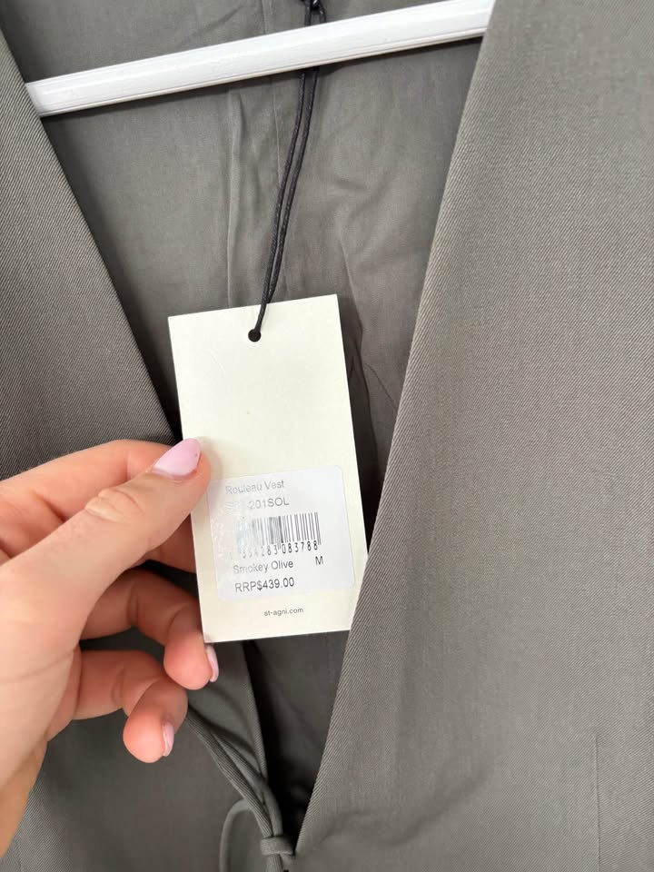St Agni Vest - size medium BNWT