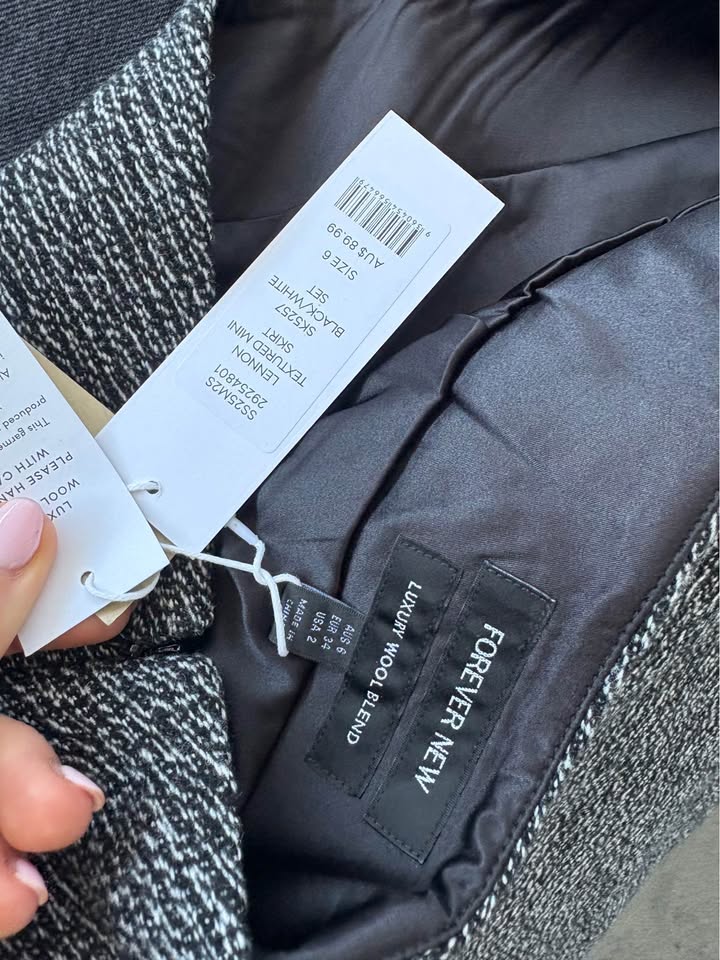 Forever New Skirt - size 6 BNWT