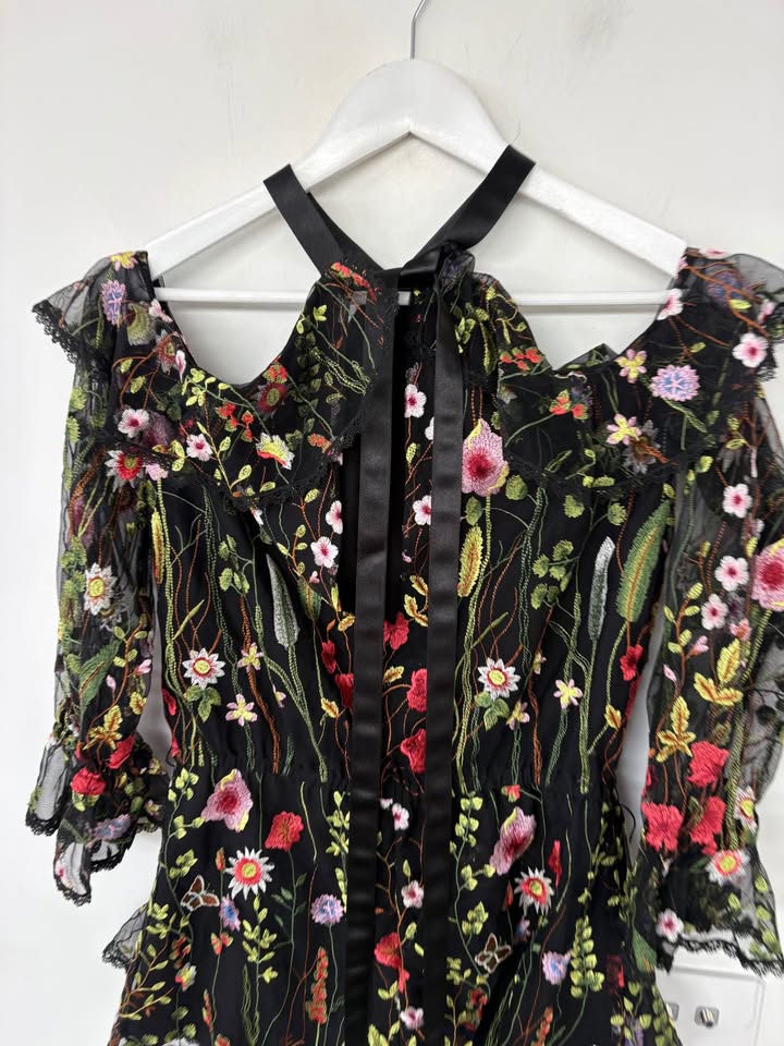 Alexis Floral Playsuit - size xs
