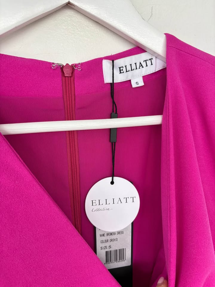 Elliatt Maxi Dress - size small BNWT