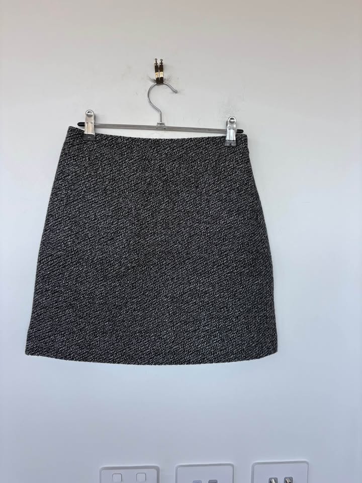 Forever New Skirt - size 6 BNWT