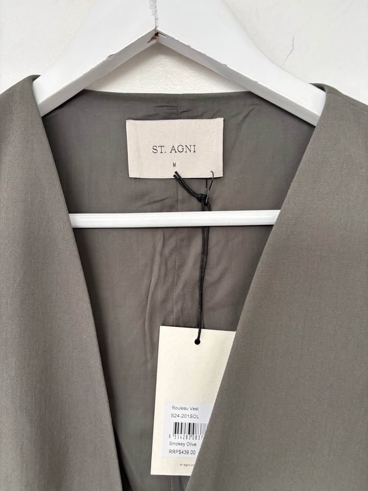 St Agni Vest - size medium BNWT