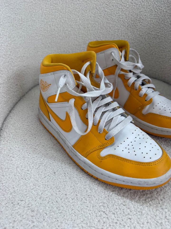 Nike Air Jordans - size 40.5