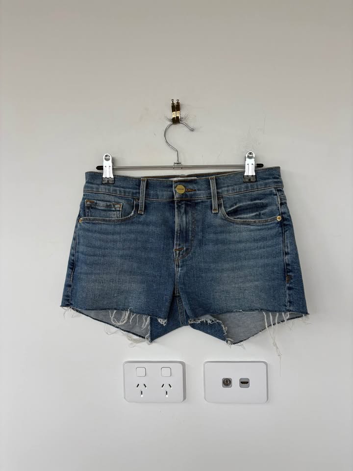 Frame Shorts - size 24
