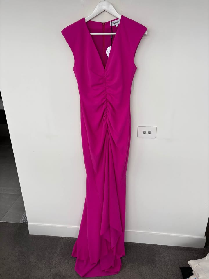 Elliatt Maxi Dress - size small BNWT