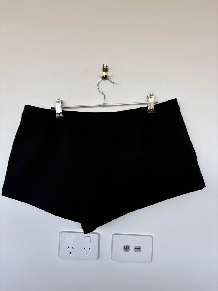Sir the label Shorts - size 3 BNWT