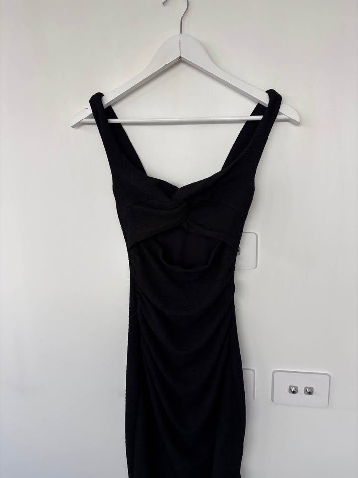 Show Po Dress - size 6 BNWT