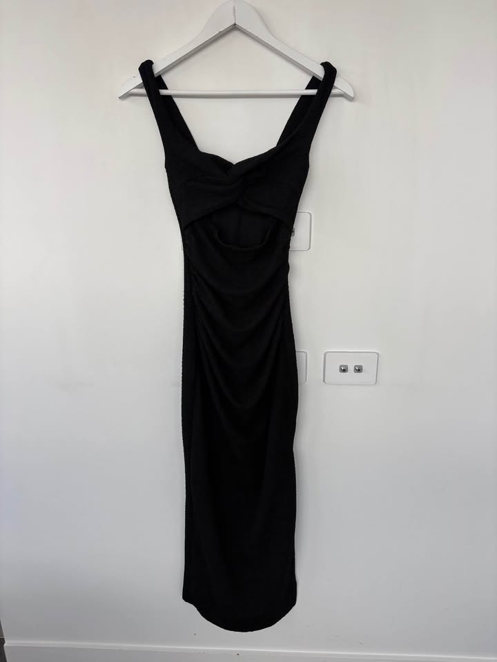 Show Po Dress - size 6 BNWT