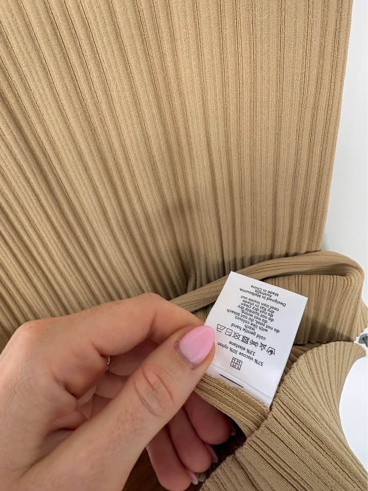 HENNE Skirt - size 8 BNWT