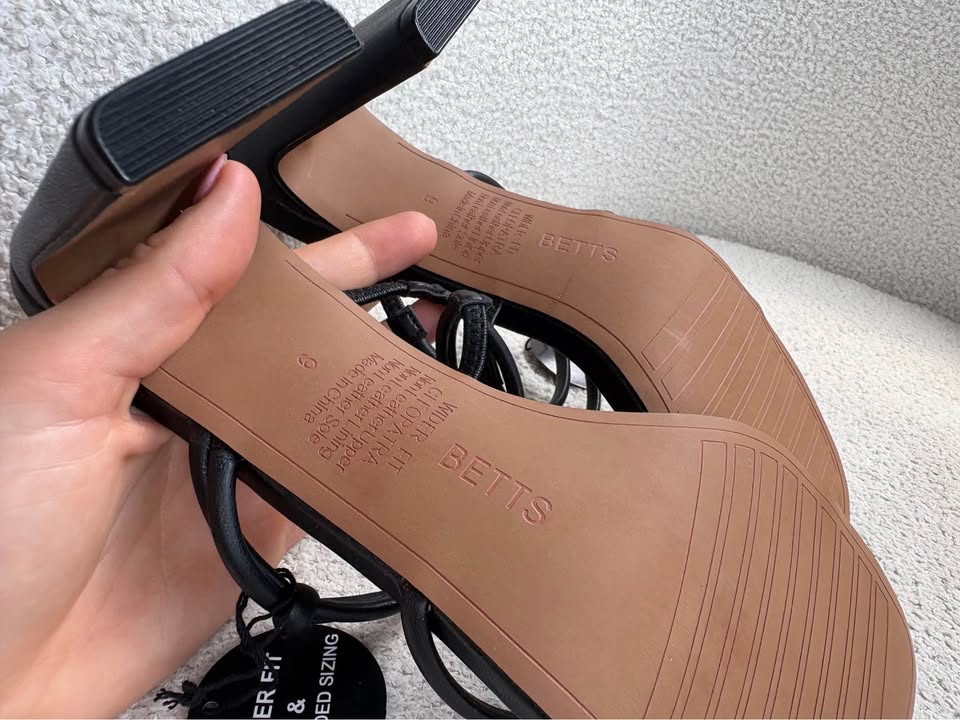 Betts Heels - size 9
