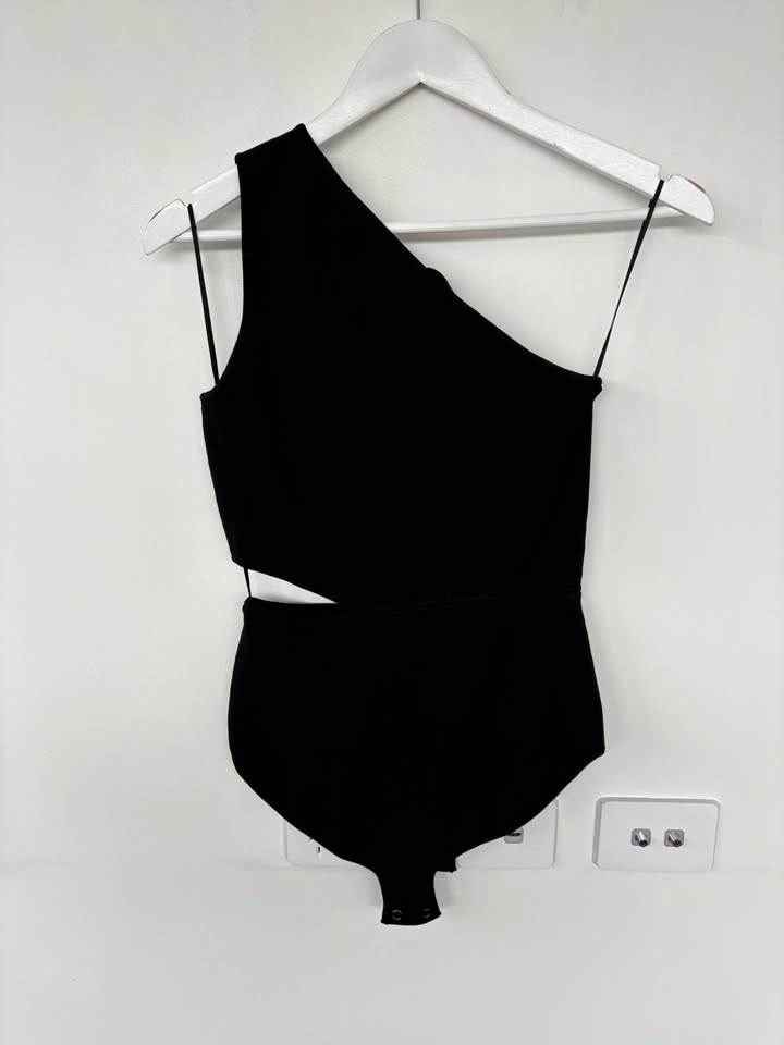 Viktoria and Woods Bodysuit - size 1