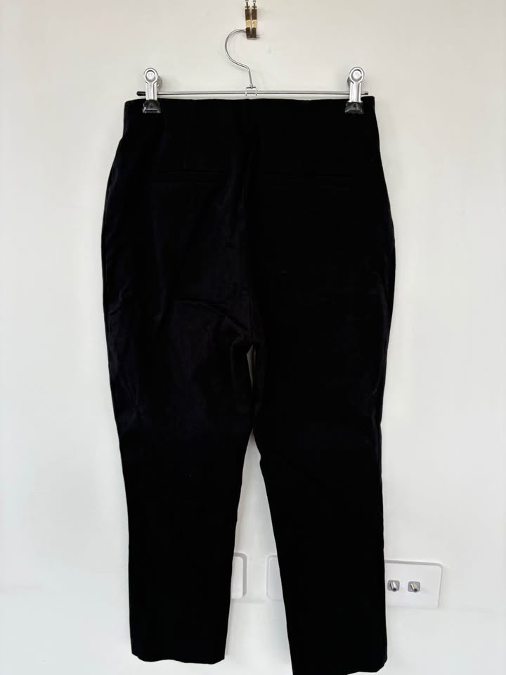 Henne Capri Pants - size 8