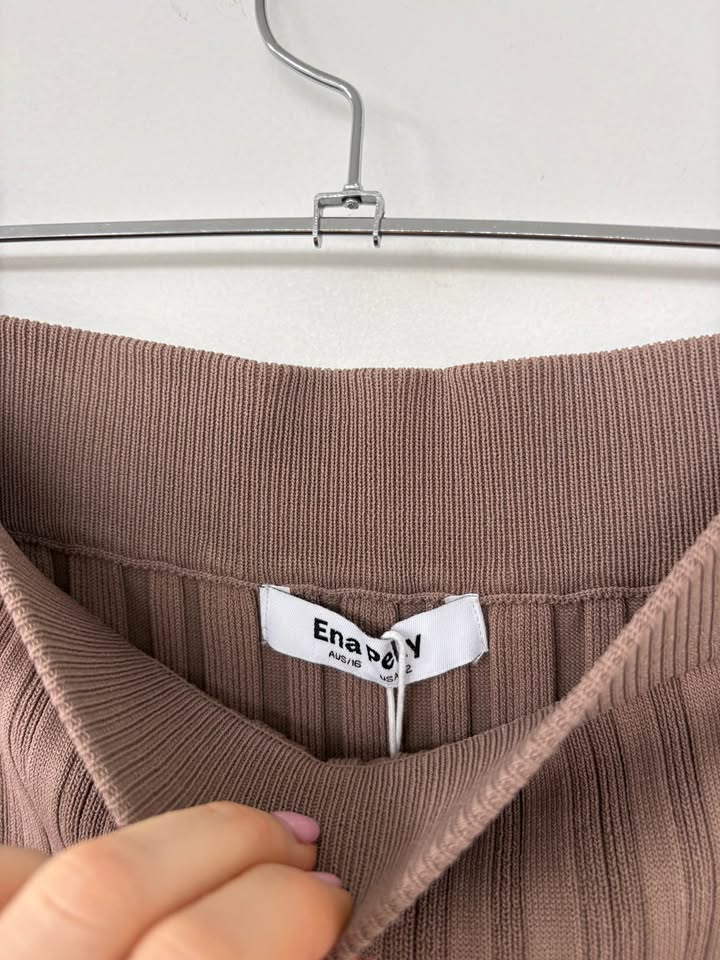 Ena Pelly Knit Skirt - size 16 BNWT