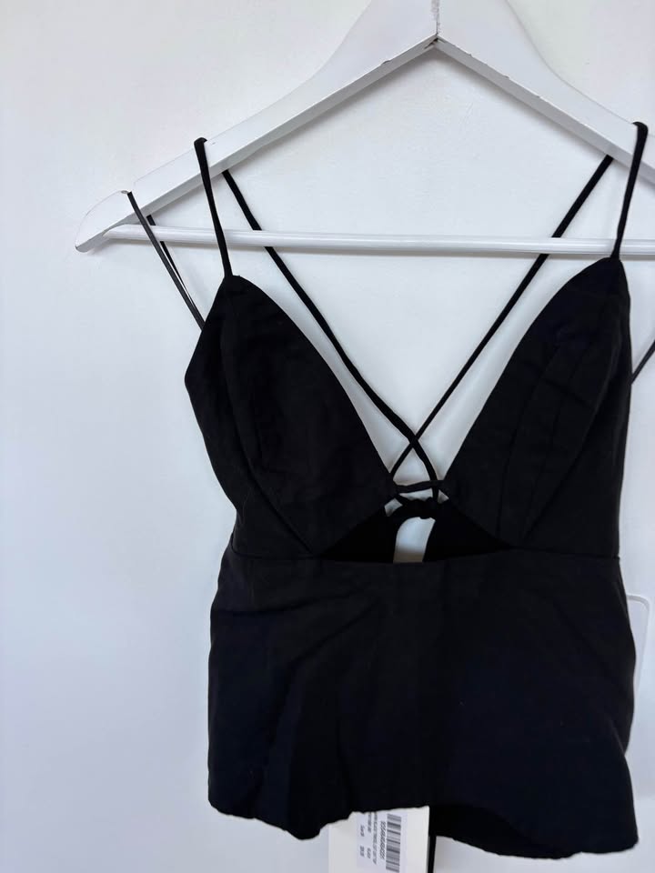 Dissh Top - size 8 BNWT