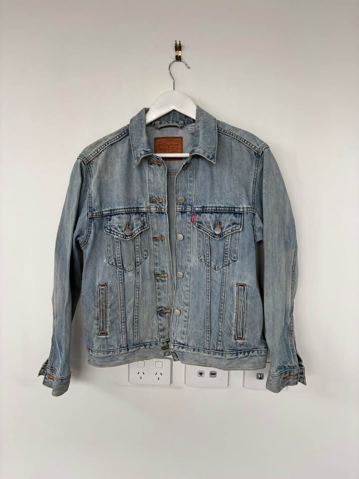Levi Denim Jacket - size small