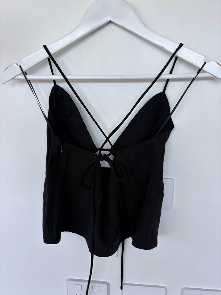 Dissh Top - size 8 BNWT