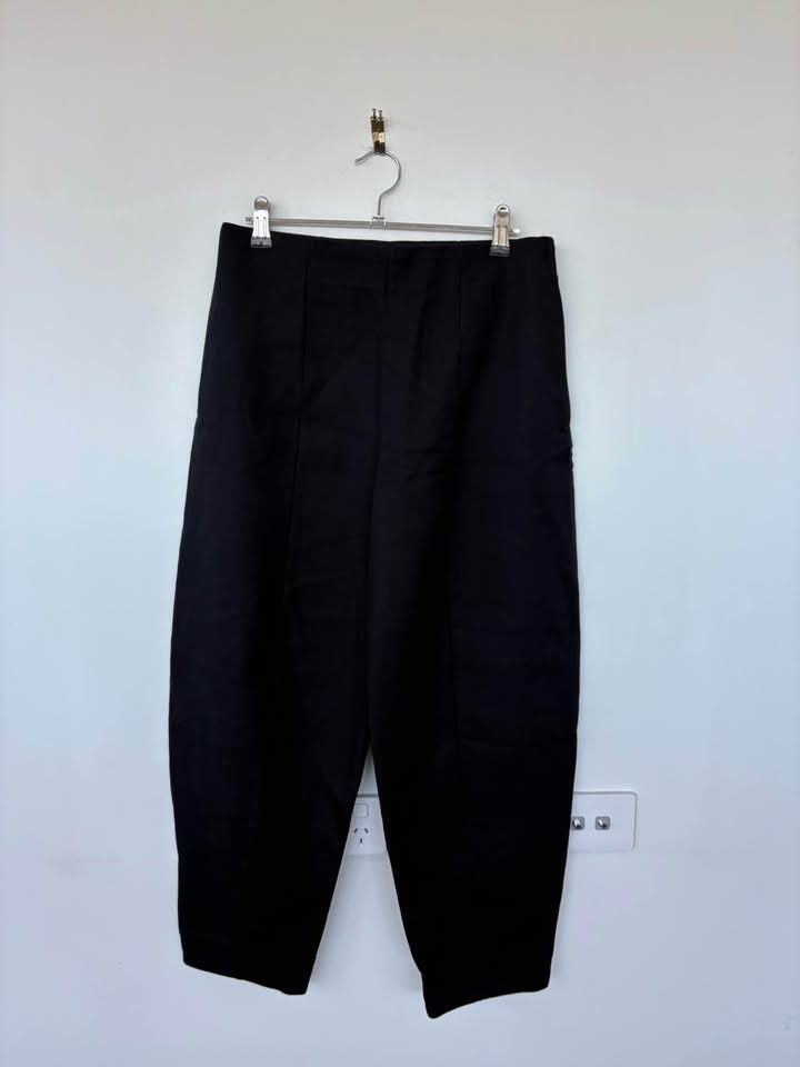 Cos Barrel Pant - size 34