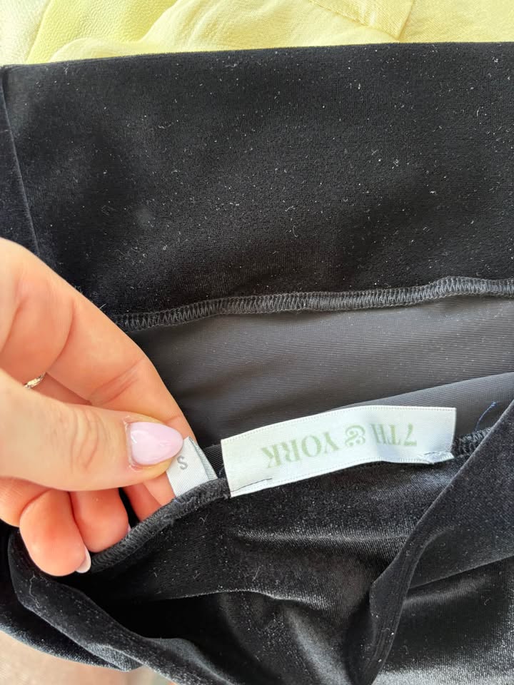 7th and York Velvet Maxi - size small