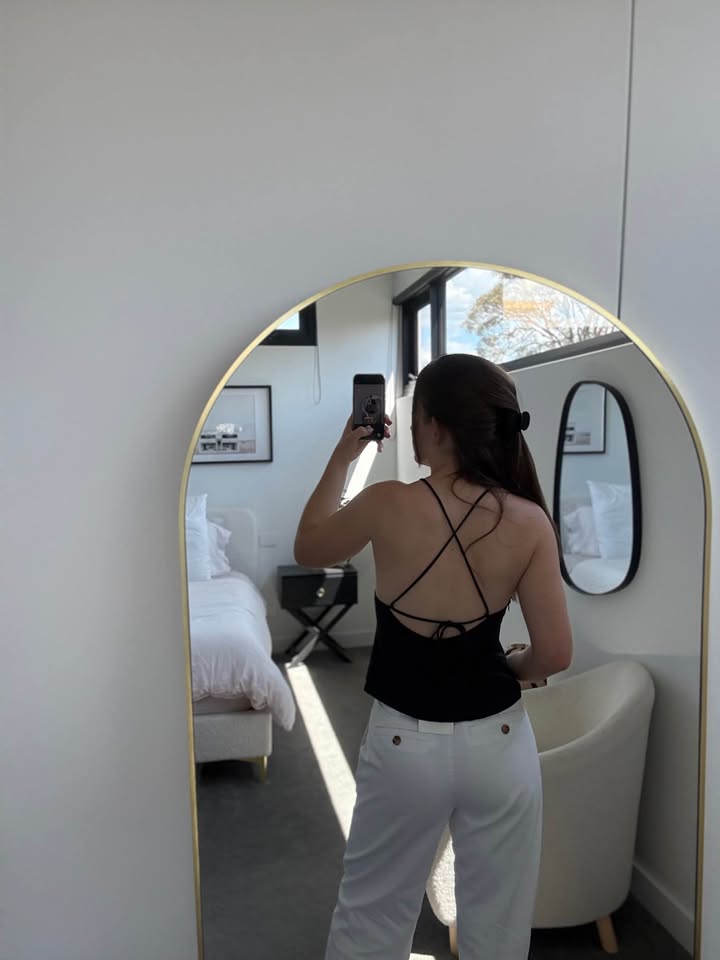Dissh Top - size 8 BNWT