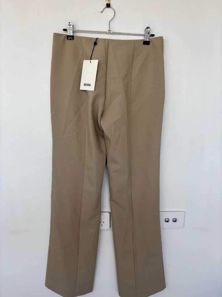 Benni Pants - size 6 BNWT