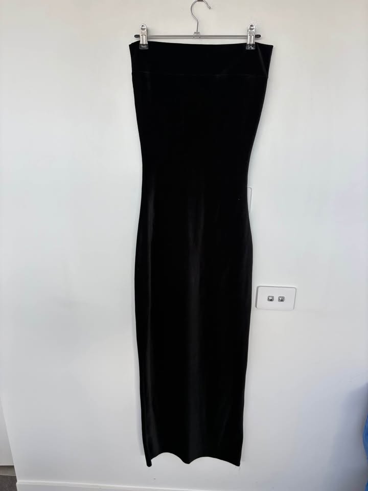 7th and York Velvet Maxi - size small