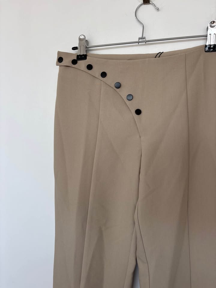 Benni Pants - size 6 BNWT