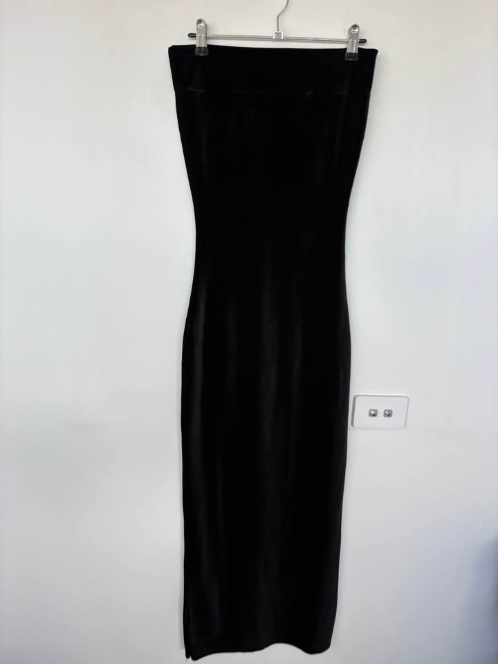 7th and York Velvet Maxi - size small