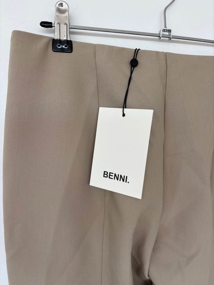 Benni Pants - size 6 BNWT