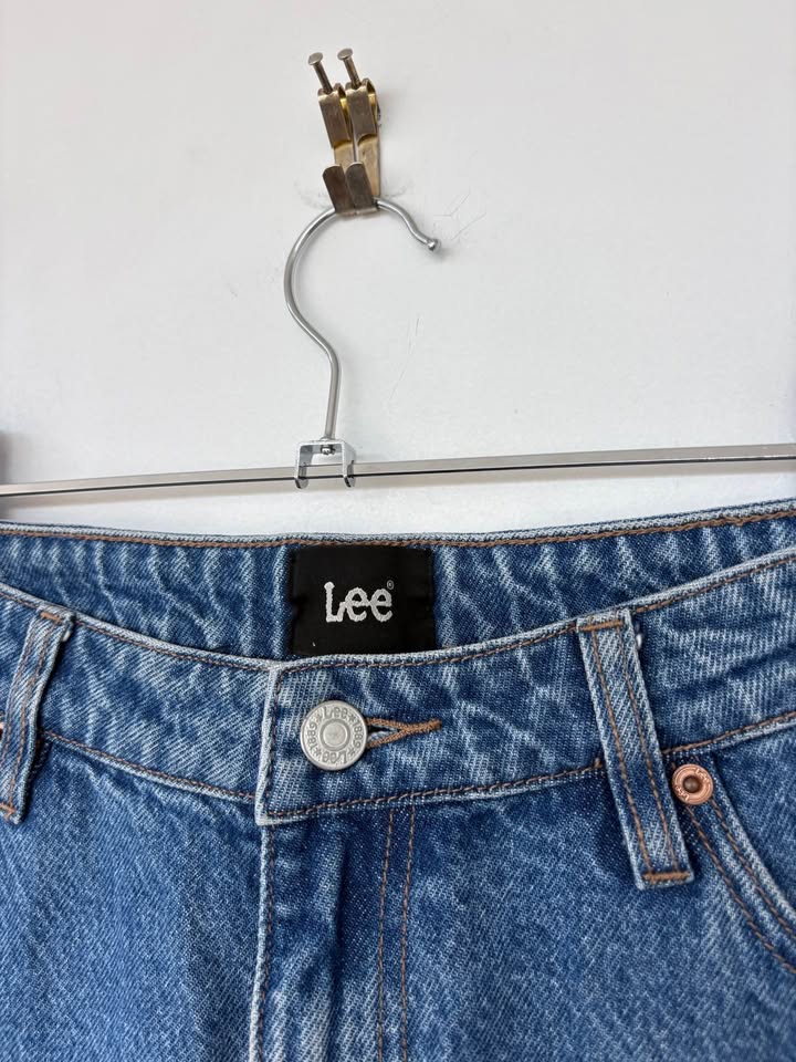 Lee Jeans - size 9