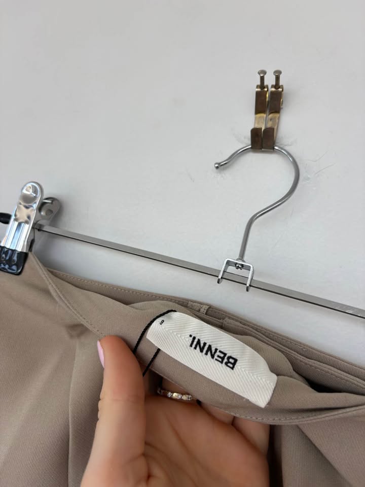 Benni Pants - size 6 BNWT