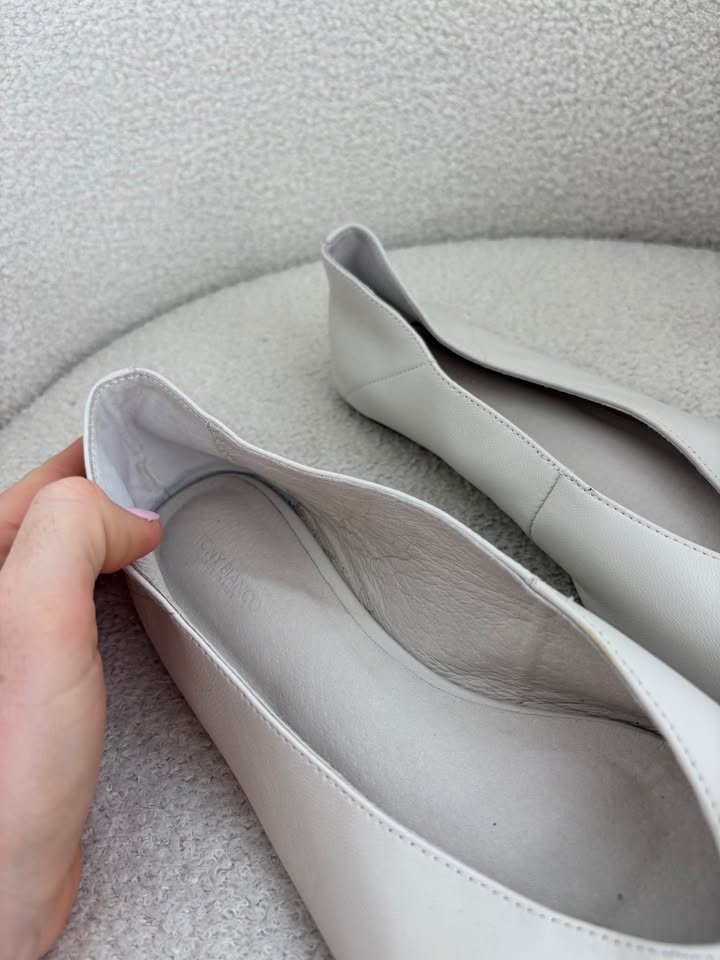 Tony Bianco Flats - size 9.5