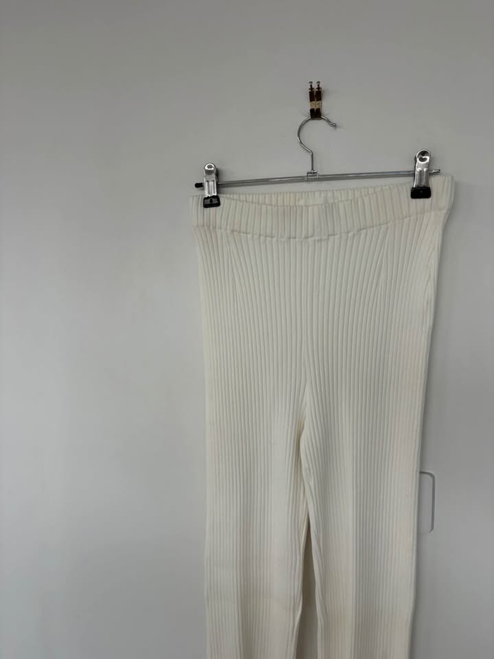 Clea Knit Pant - size small