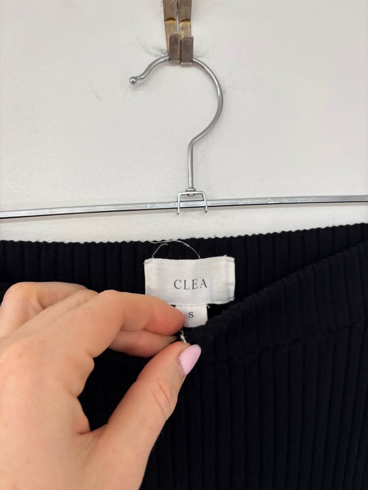 Clea Knit Pant - size small