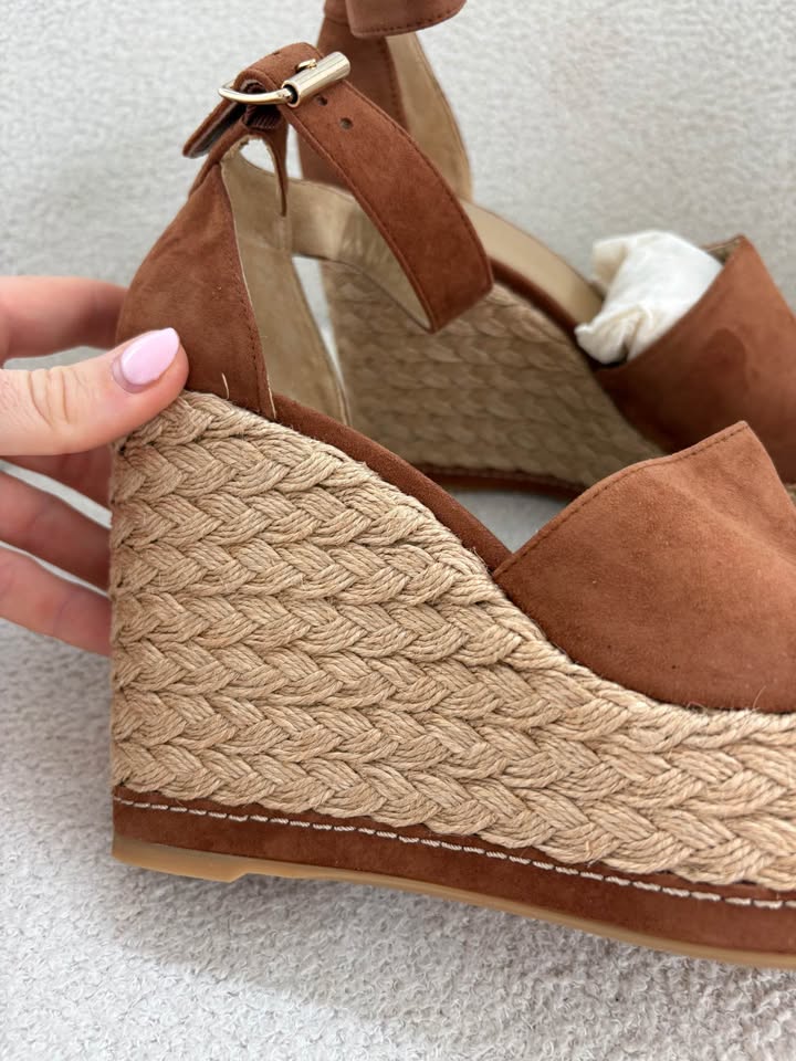 Stuart Weitzman Wedges - brand new size 38.5