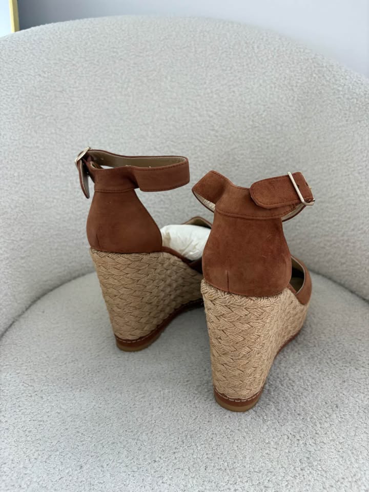 Stuart Weitzman Wedges - brand new size 38.5