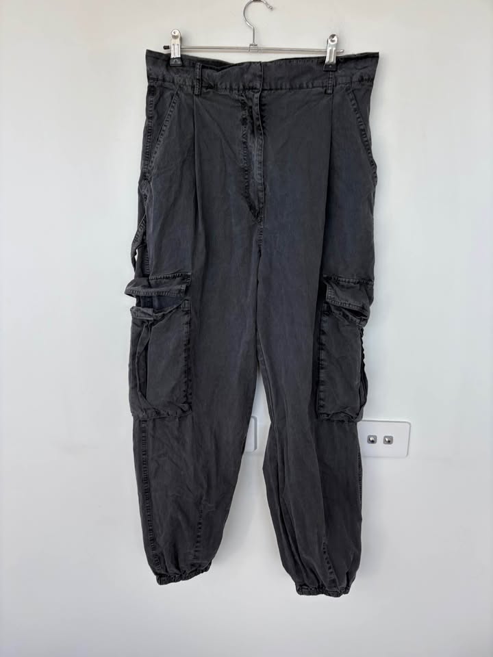 Camilla and Marc Cargo Pants - size 8