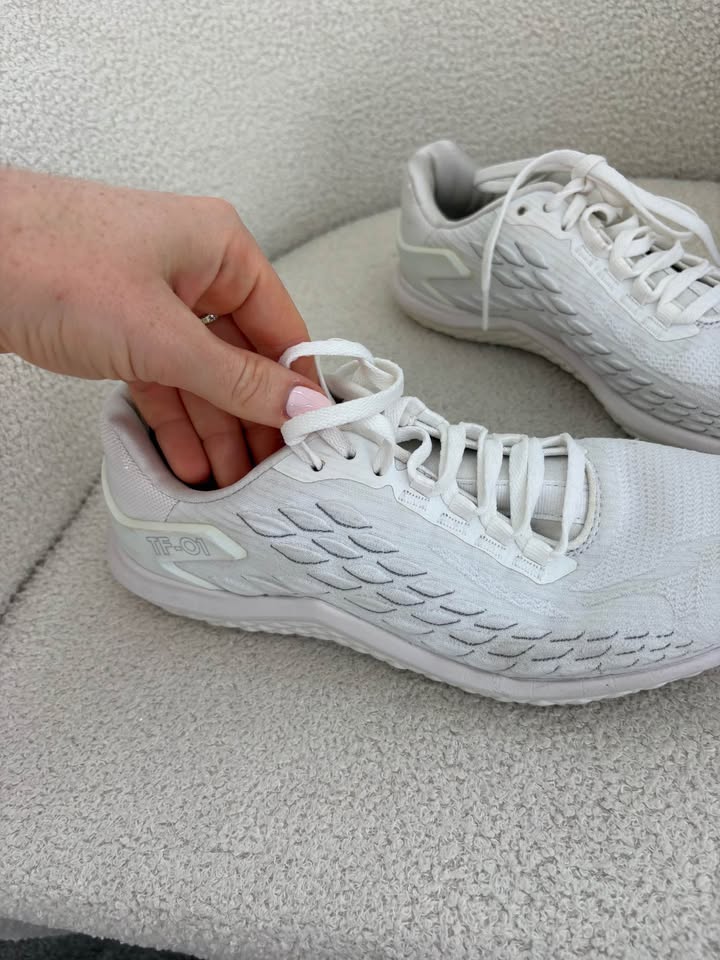 Mizuno Runners - size 40