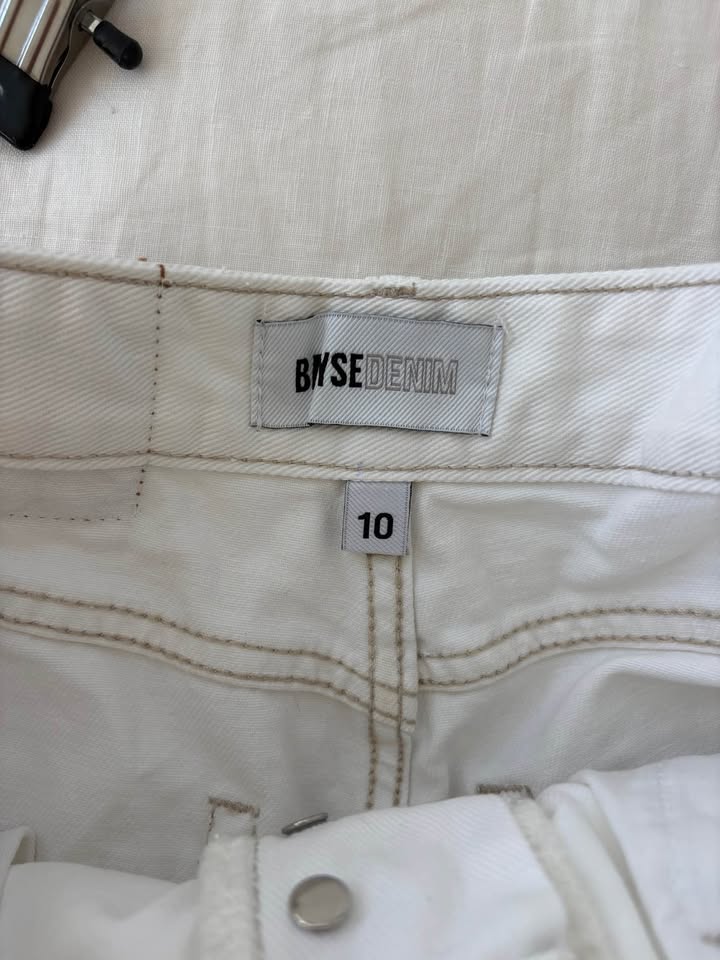 Bayse Shorts - size 10
