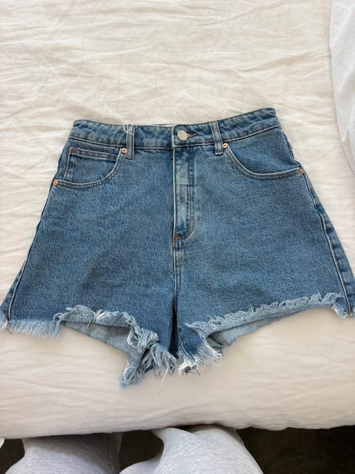Abrand Shorts - size 7