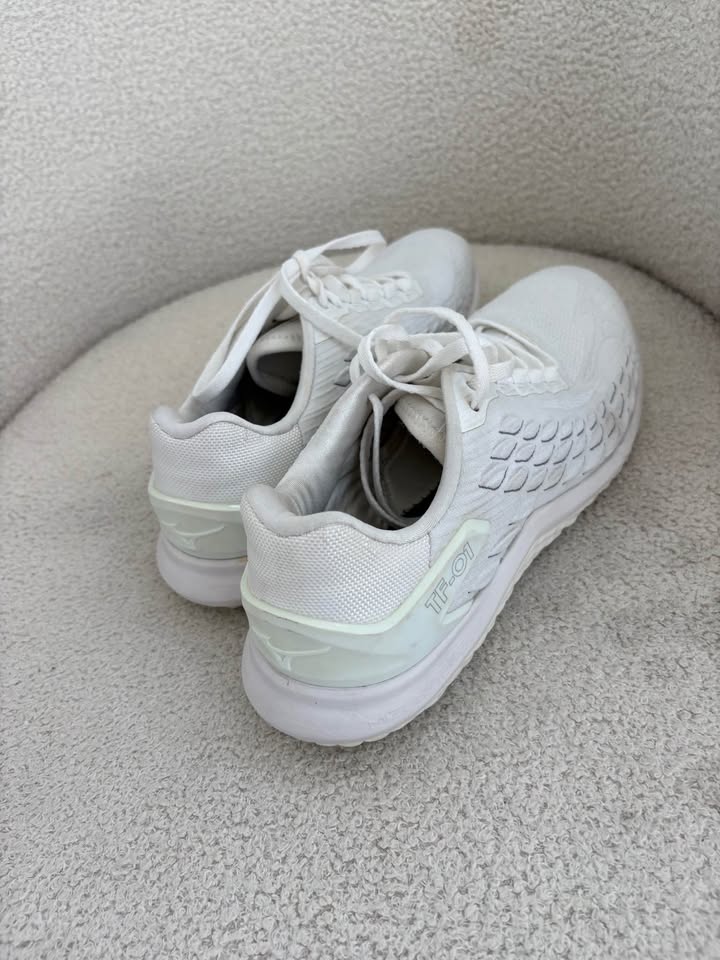 Mizuno Runners - size 40