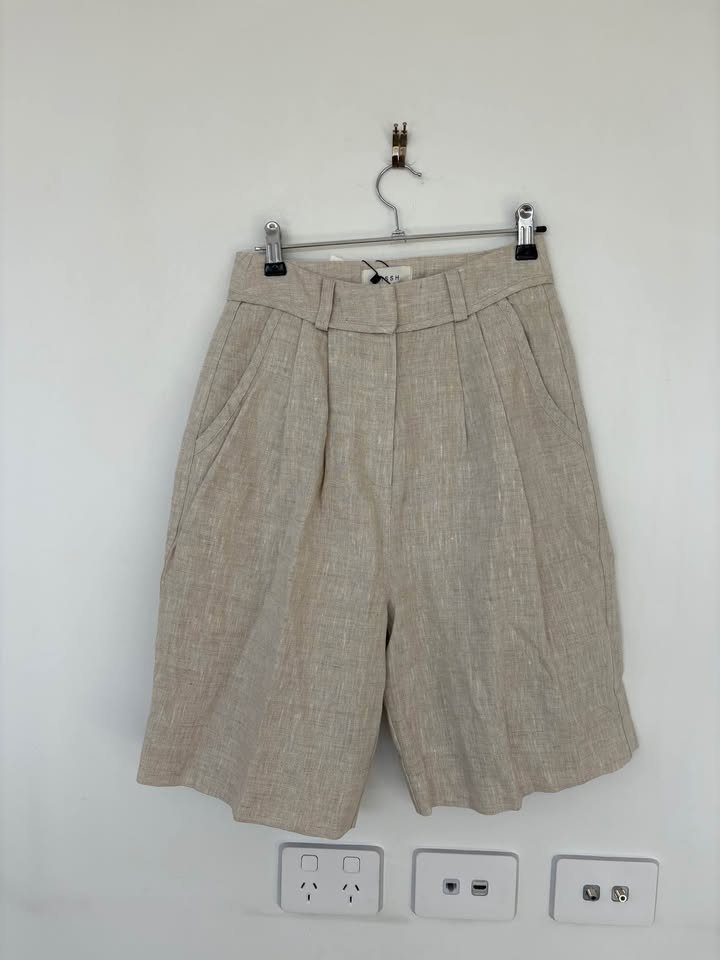 Dissh Shorts - size 6 BNWT