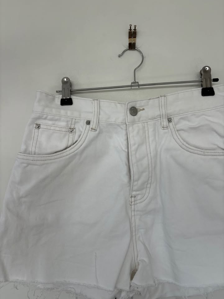 Bayse Shorts - size 10