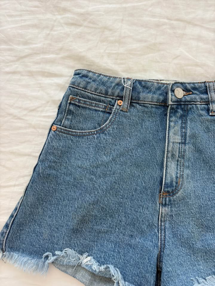 Abrand Shorts - size 7