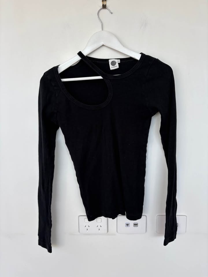 Bassike Top - size XXS